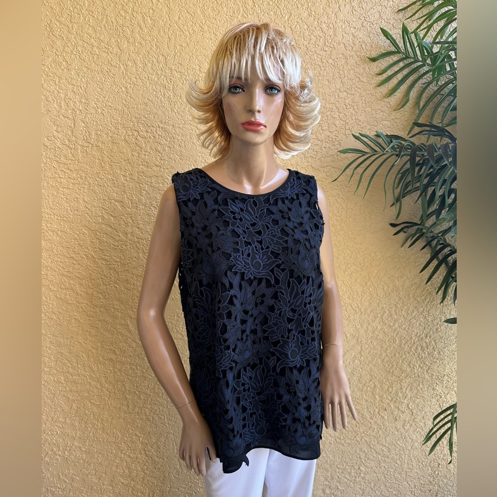 WH/BM blue and black lined crochet style top